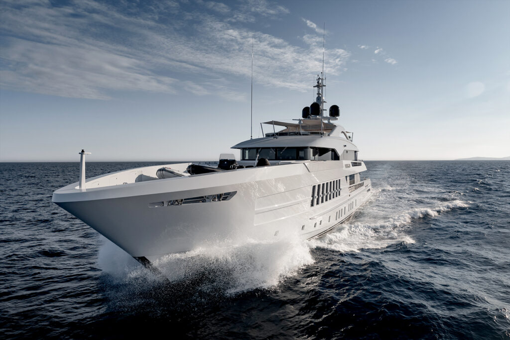 Moskito Yacht Charter