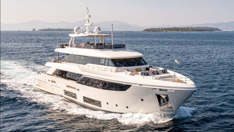 Sale of Custom Line Navetta 33, MONKEYFISH