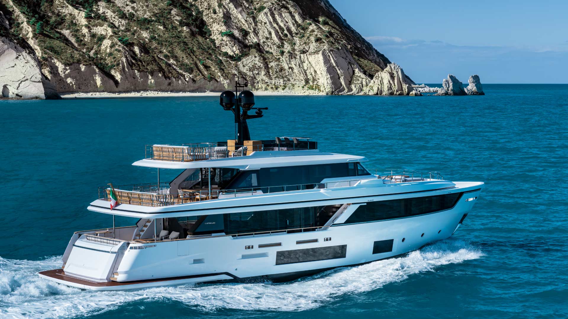 Custom Line Navetta 30 Yachts For Sale