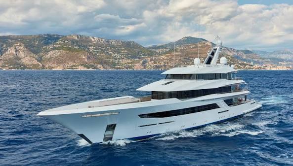 Feadship Custom 70m+