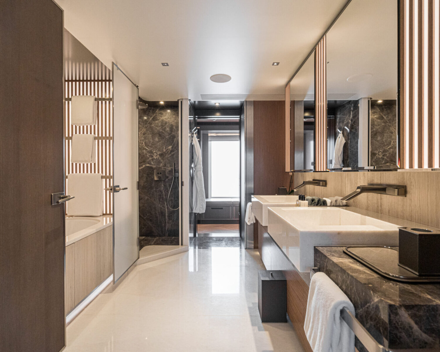 25 Master Ensuite 2