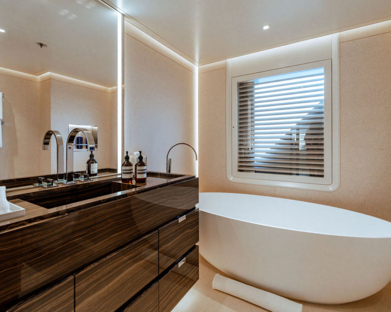 ALVA interior 20
