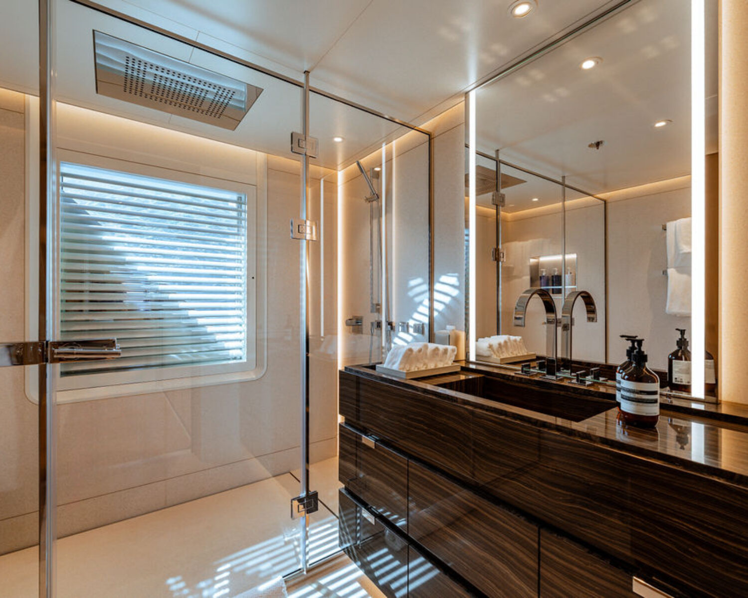 ALVA interior 22
