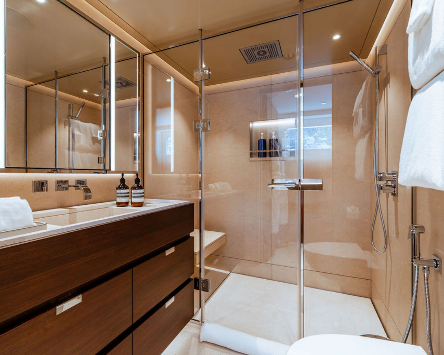 ALVA interior 25