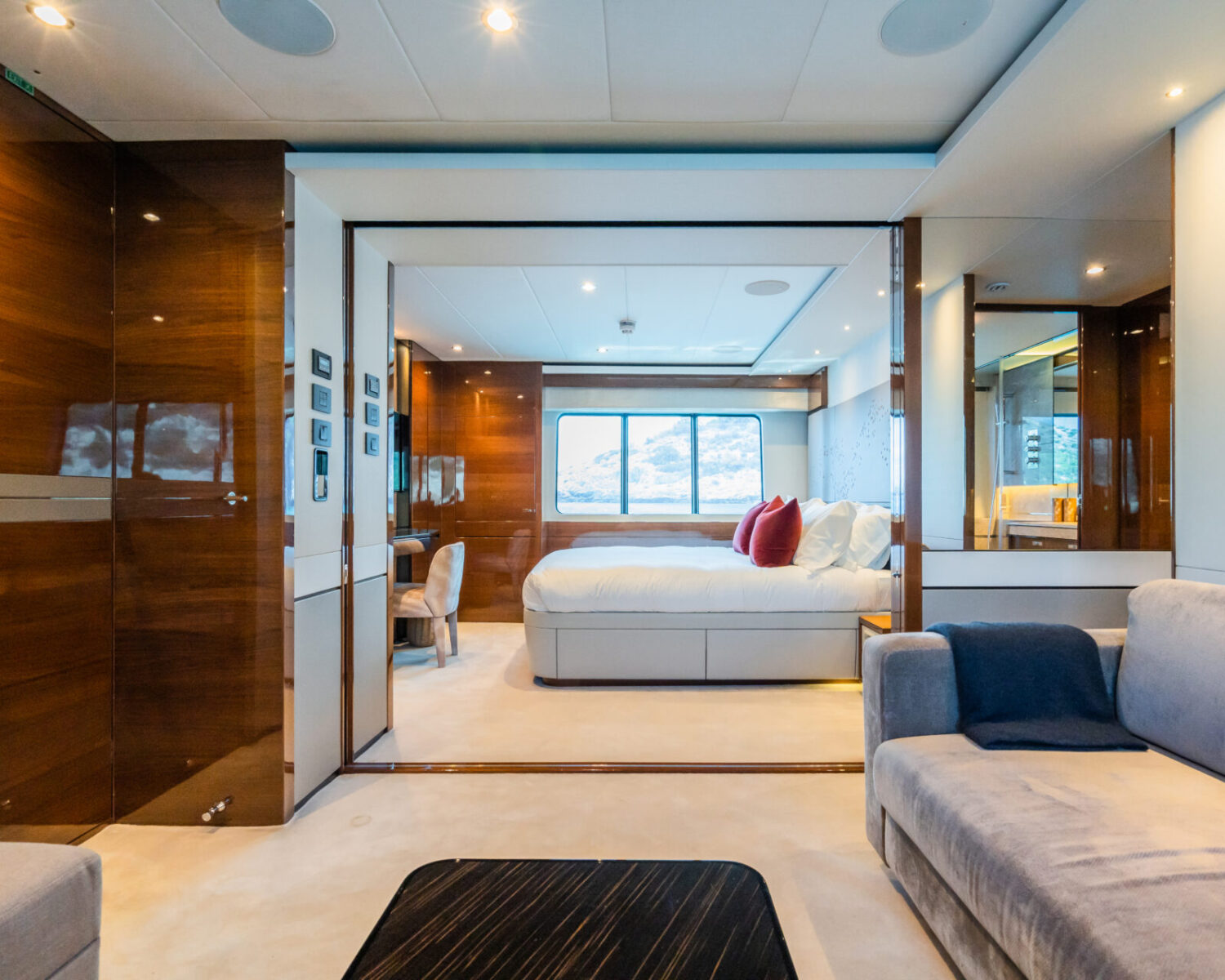 ANTHEYA III 70 JUH04954