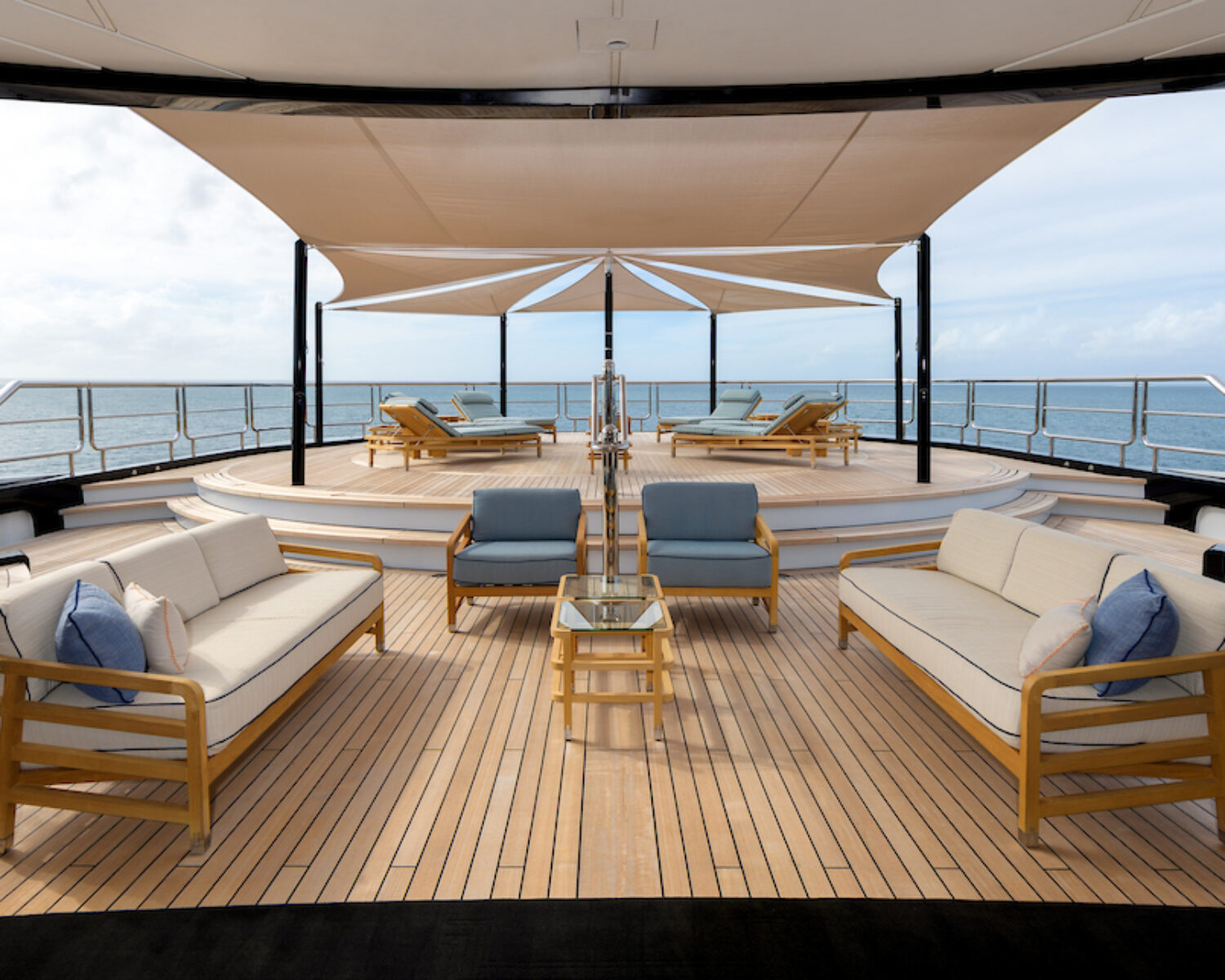 Bridge Deck Aft