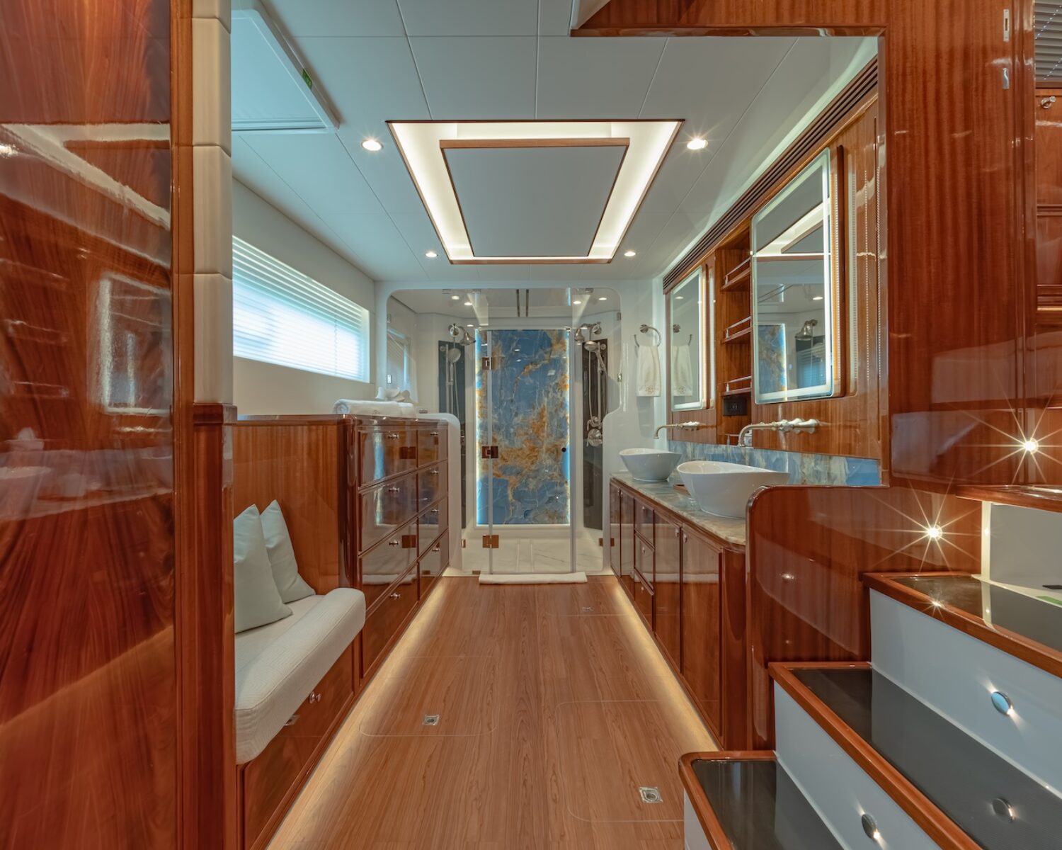 CRAZY LOVE 48 DSC07671-Enhanced-NR