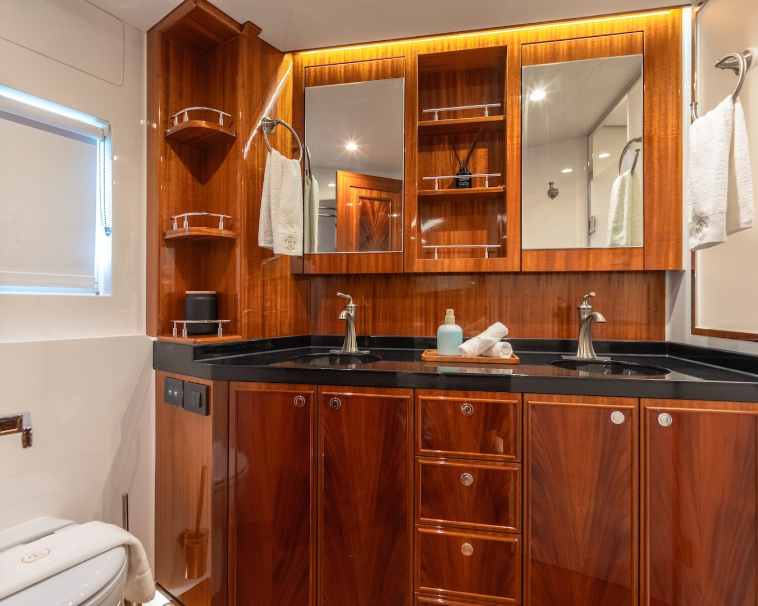 CRAZY LOVE 52 DSC07635-Enhanced-NR