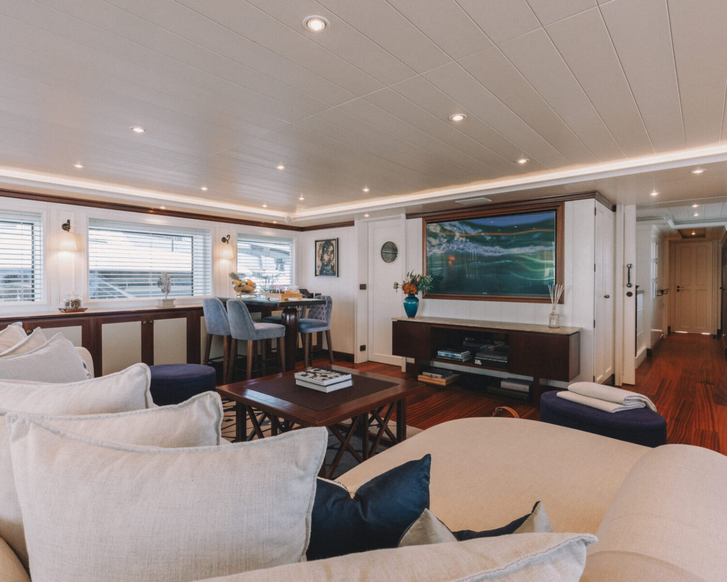 CW_LADY_TRUDY©QuinBISSET - The Studio ILLUME_2005