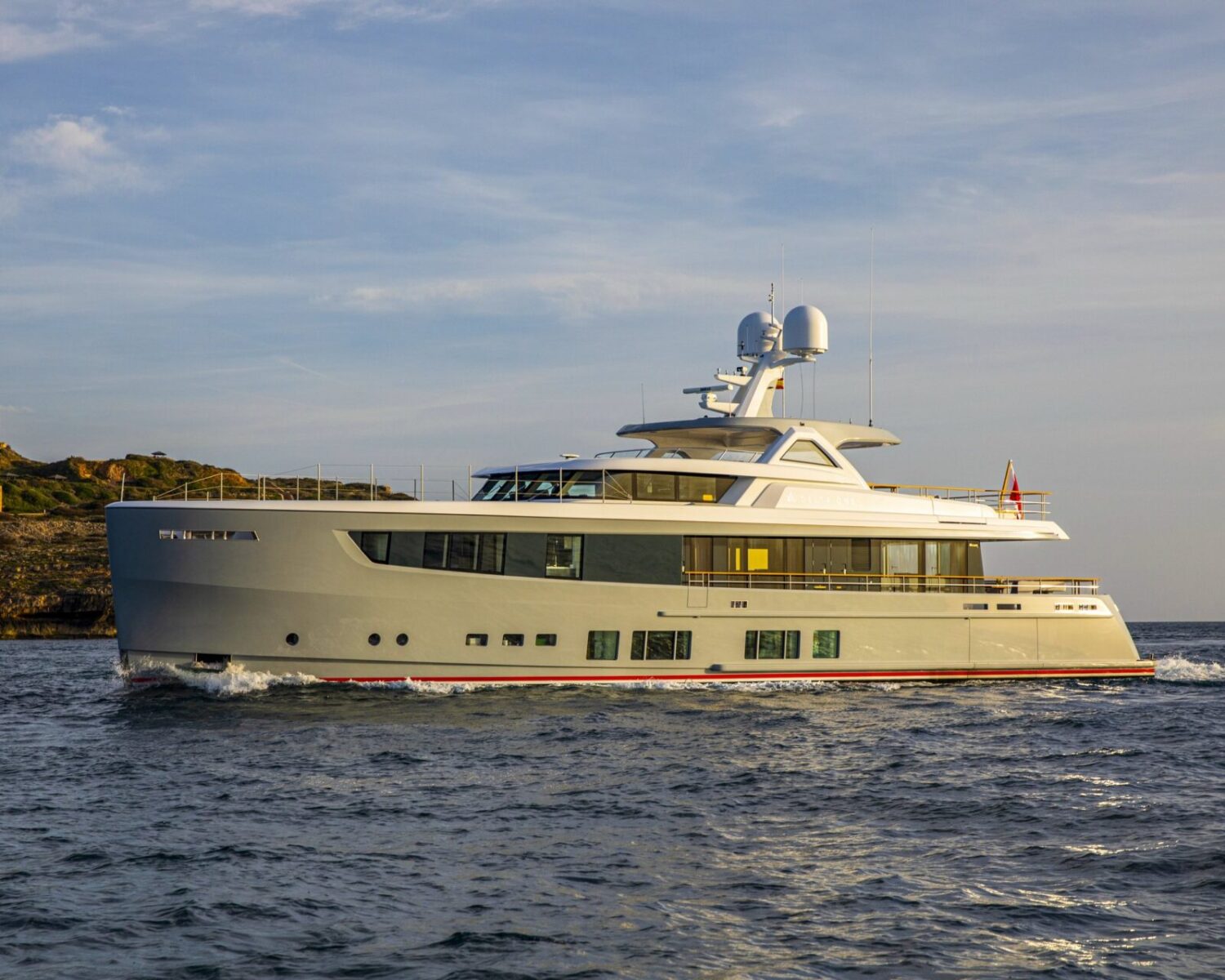 M/Y Delta One
Copyright © www.yacht-shot.com
Stuart Pearce