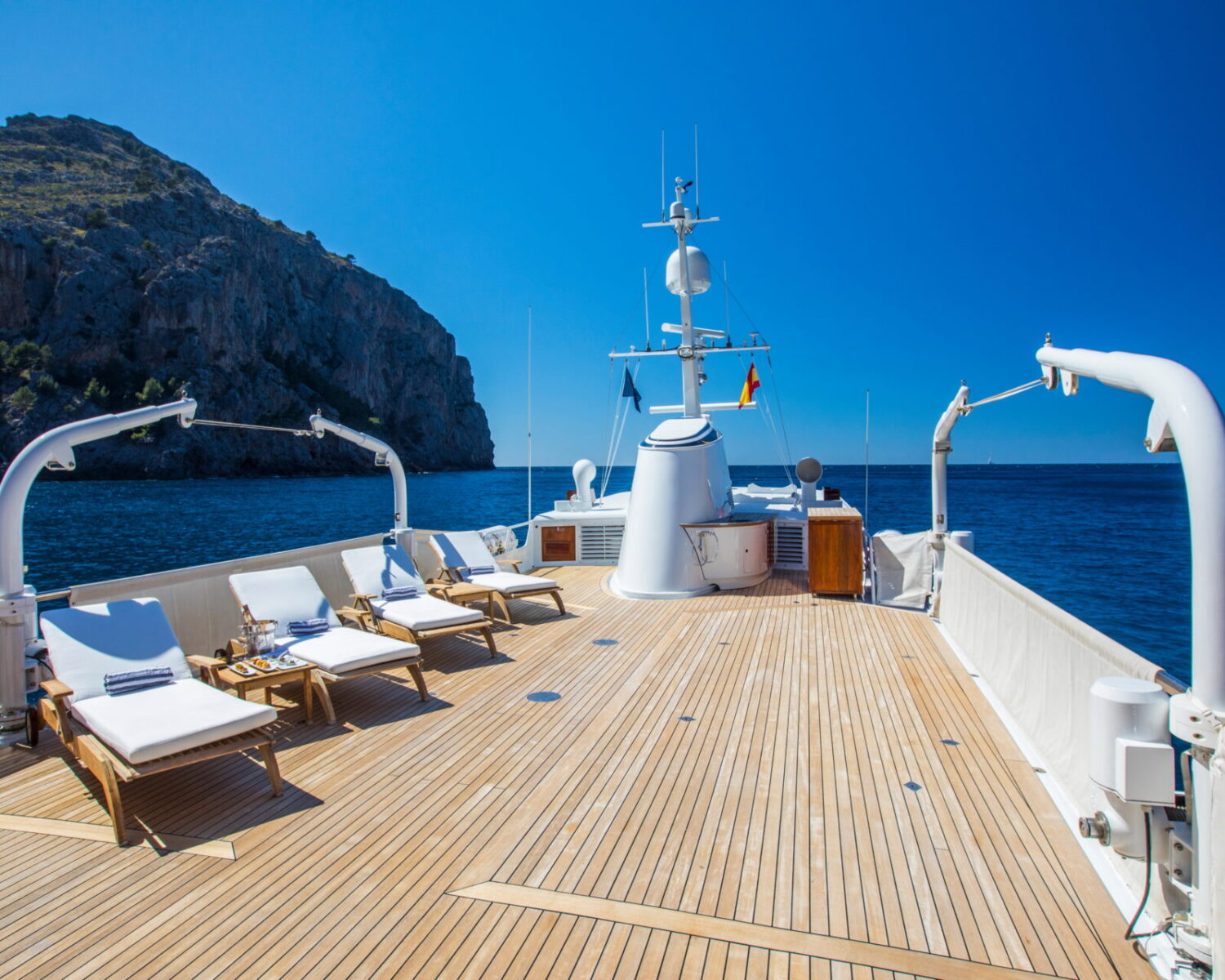 M/Y Heavenly Daze
Copyright © www.yacht-shot.com
Stuart Pearce