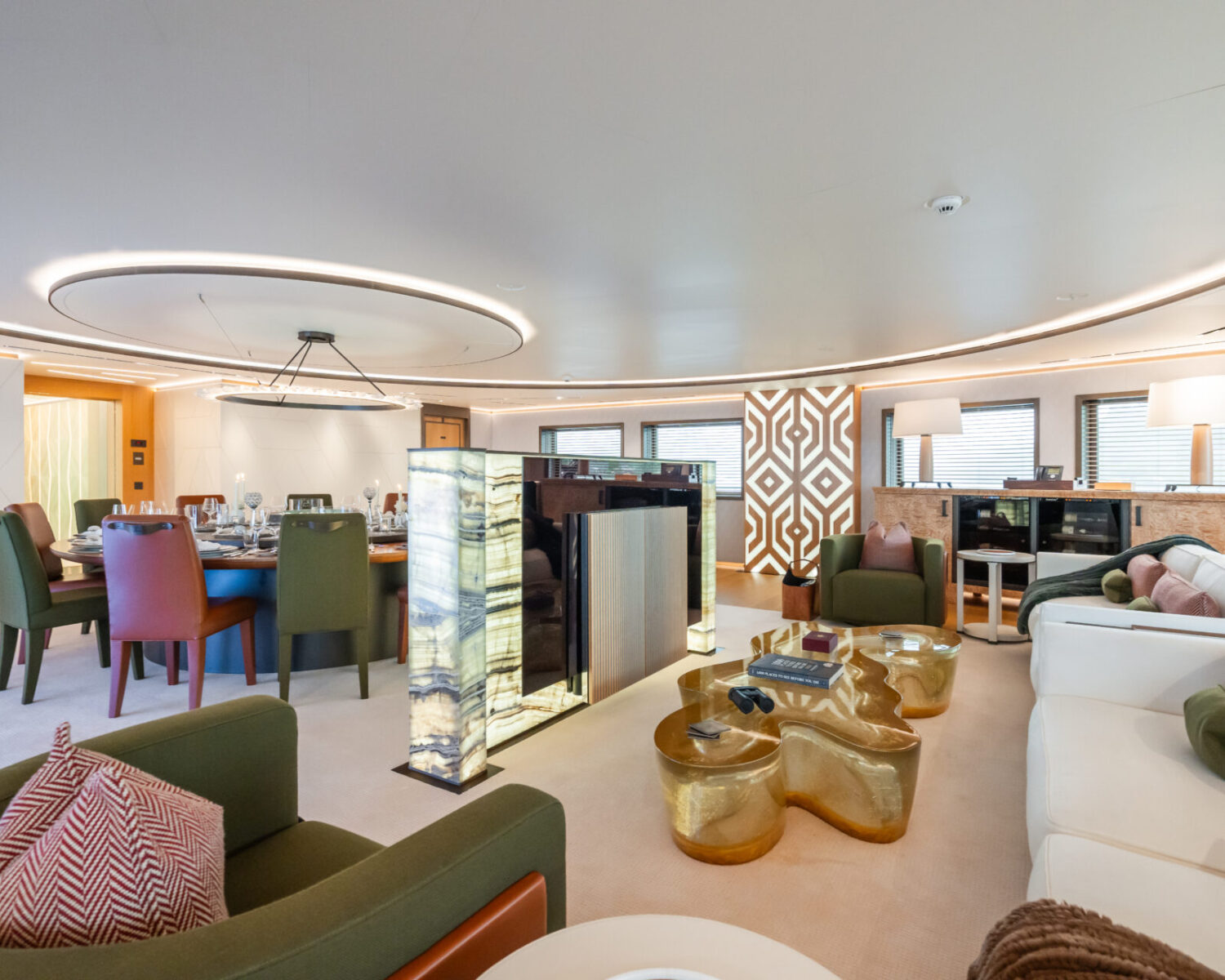 LA DATCHA 53 JUH06449