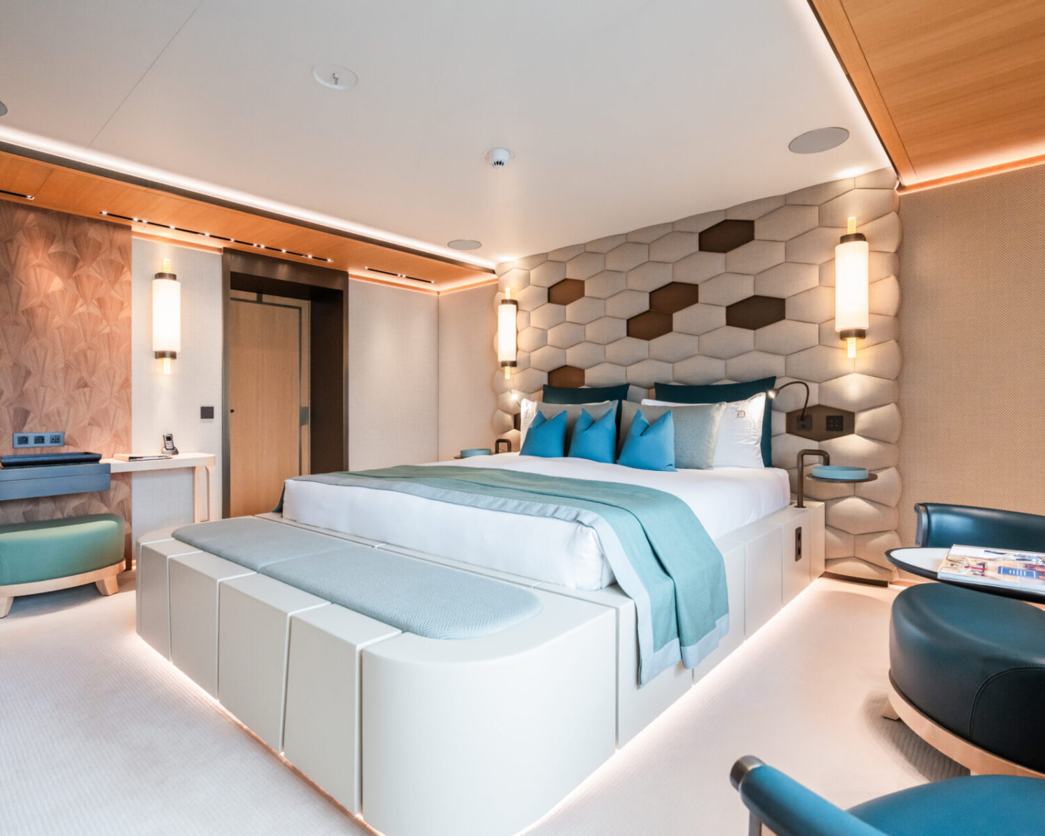 LA DATCHA 77 JUH06090