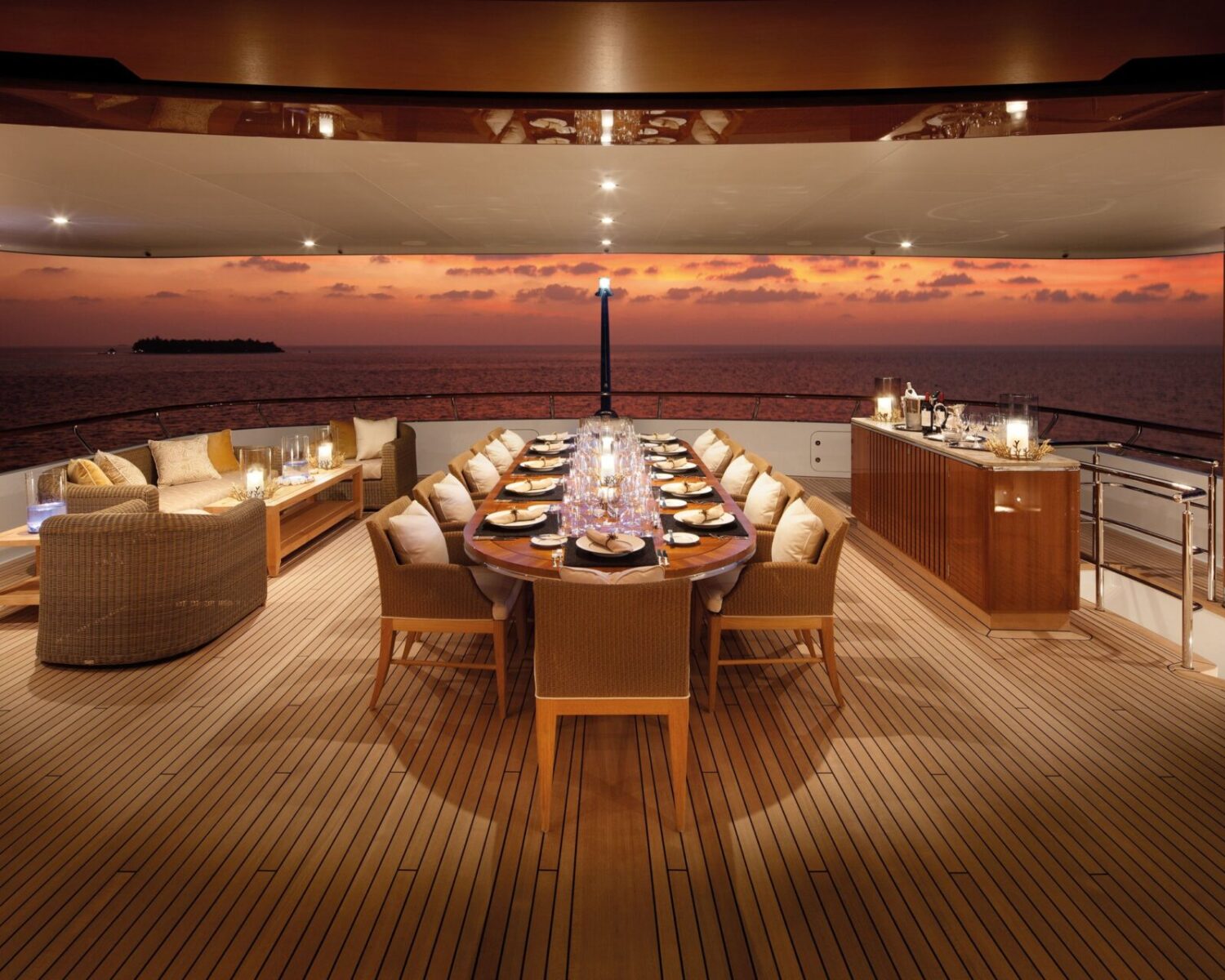 LadyBritt_Upper_Deck_Dining