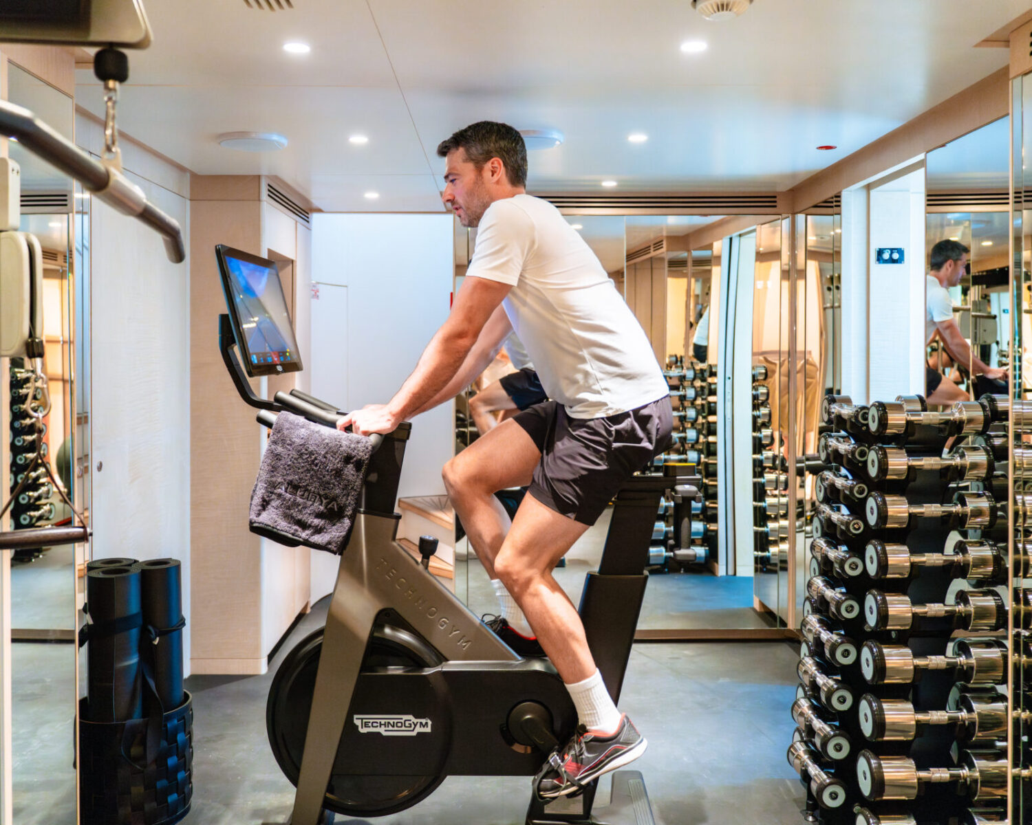 NOCTURNE 66 DSC00830-Enhanced-NR