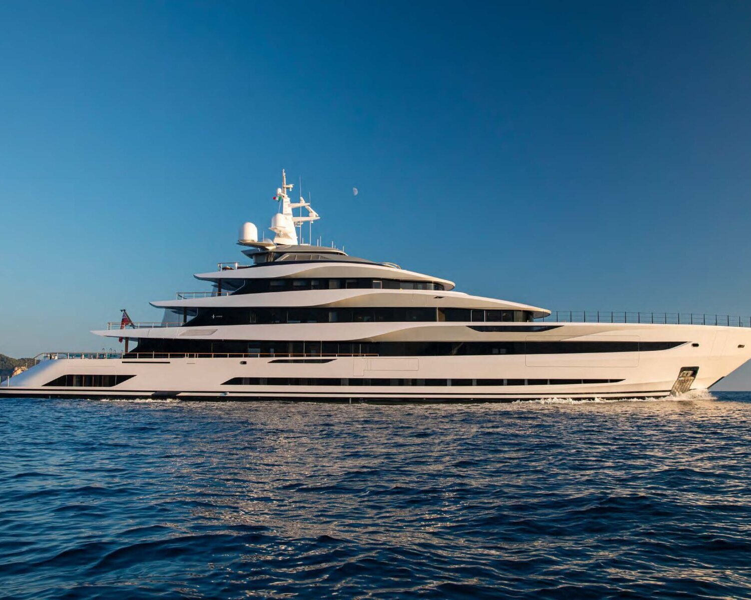 PLATINUM1.jPLATINUMeg