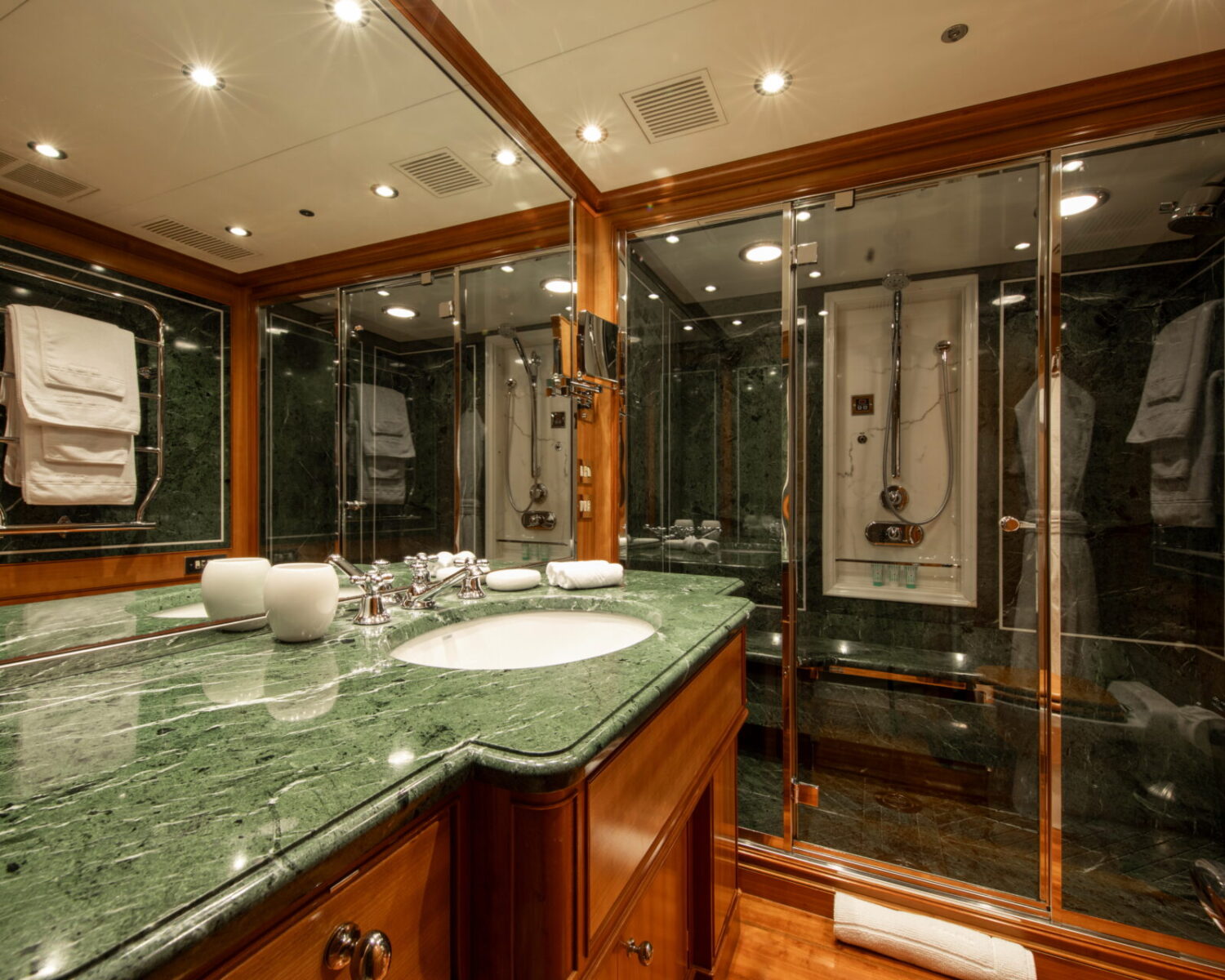 S/Y PerseusCopyright © www.yacht-shot.comStuart Pearce