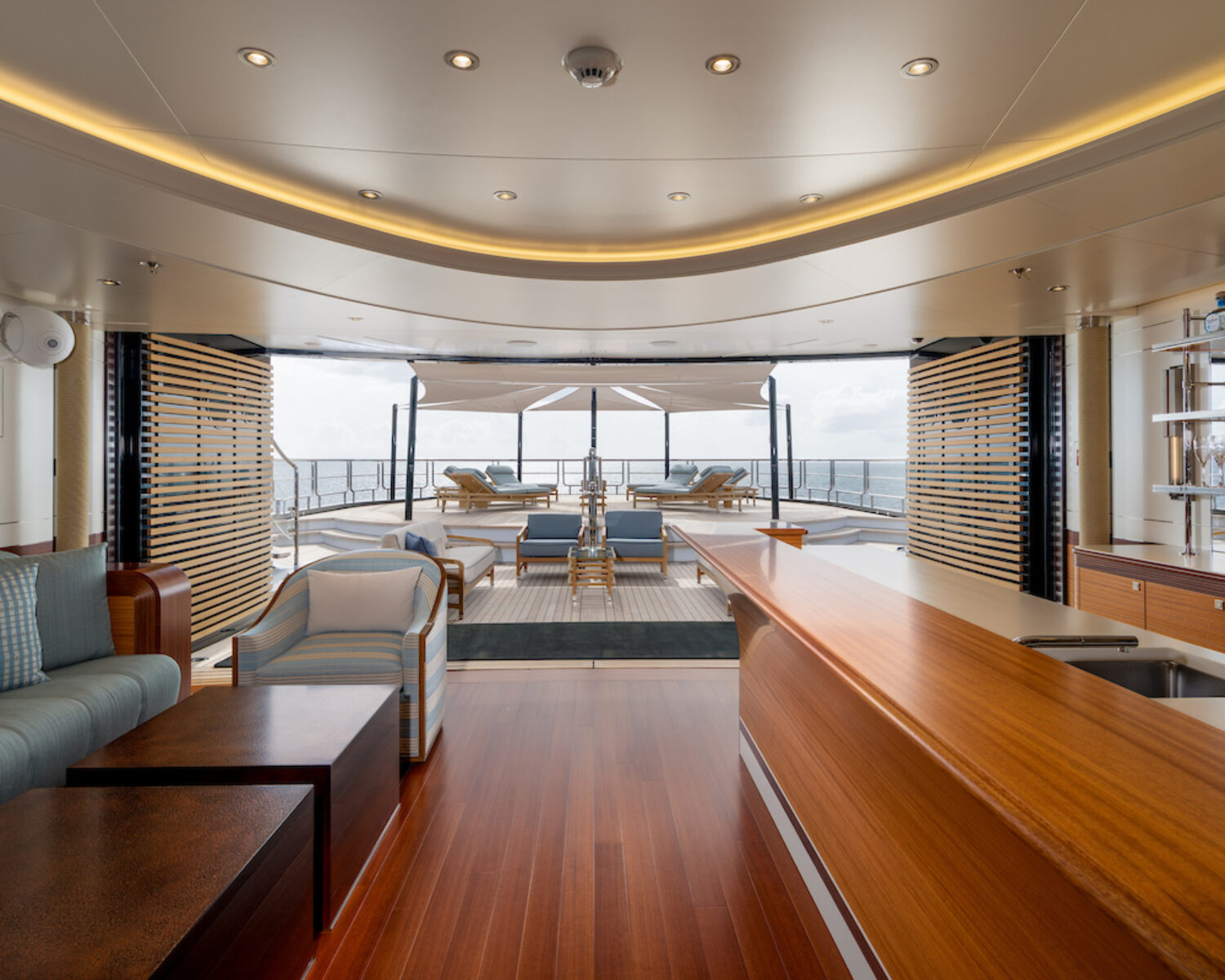 Riva Lounge Bridge Deck 2
