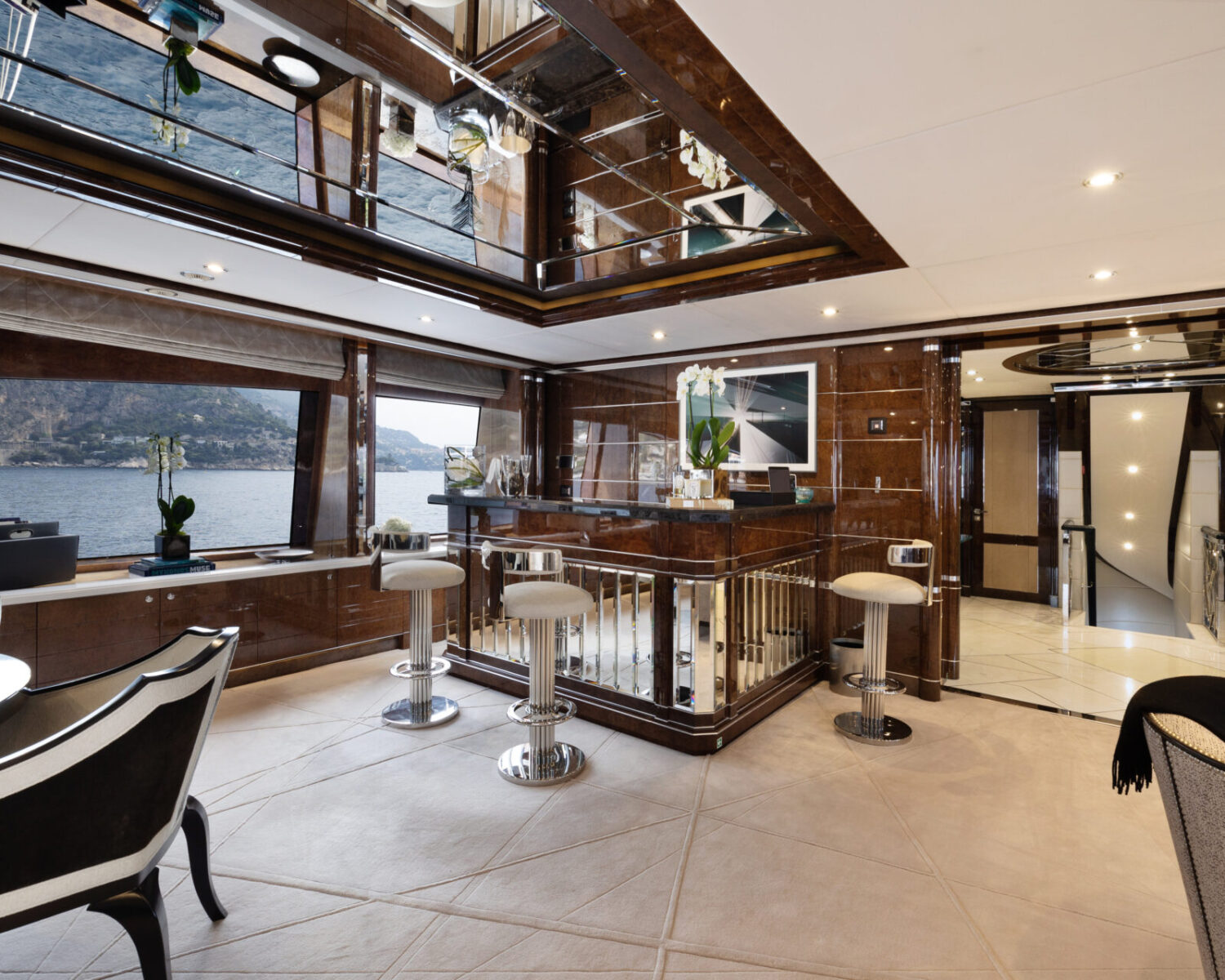 Soundwave Yacht For Charter 35