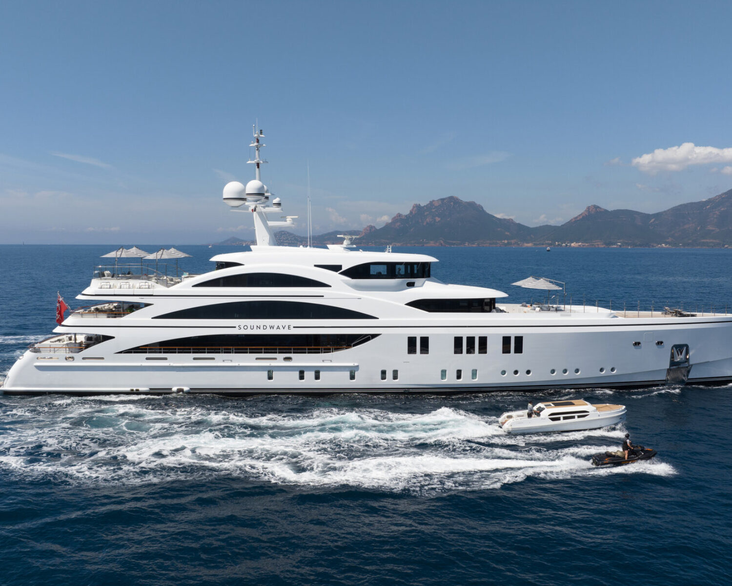 Soundwave Yacht For Charter 4